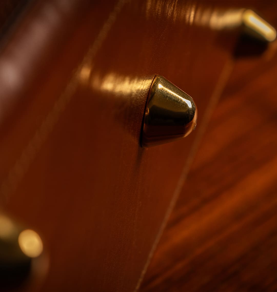 premium hardware on brown tan luxury leather case