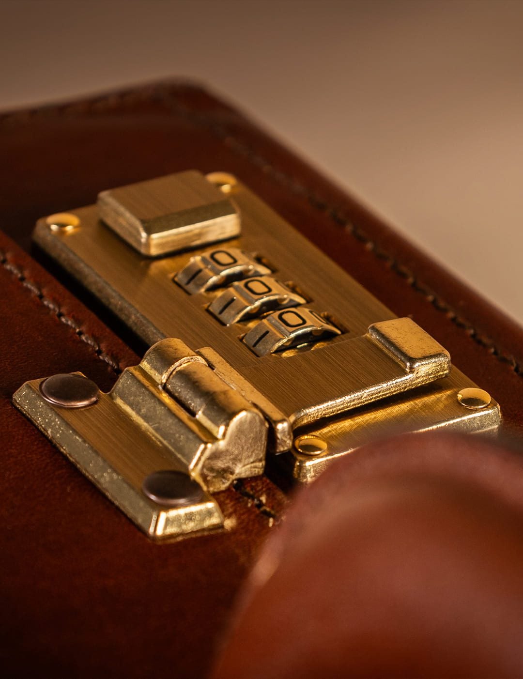 combination locks of luxury leather case