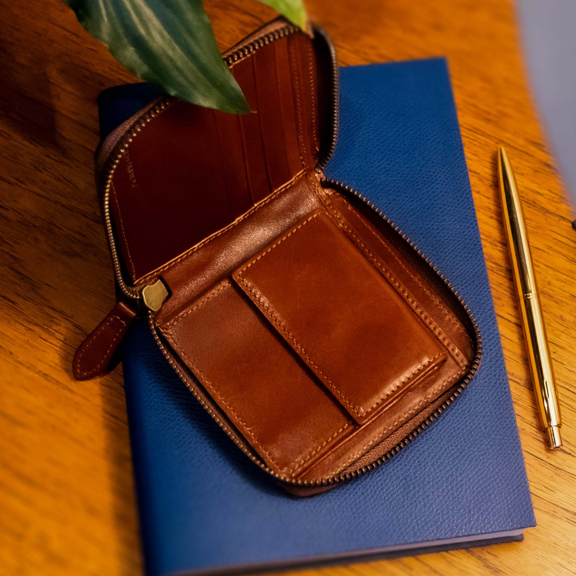 【新品】LUXURY MATERIAL HERITAGE WALLET 1519c2117_A1.jpg?v=1710351557&