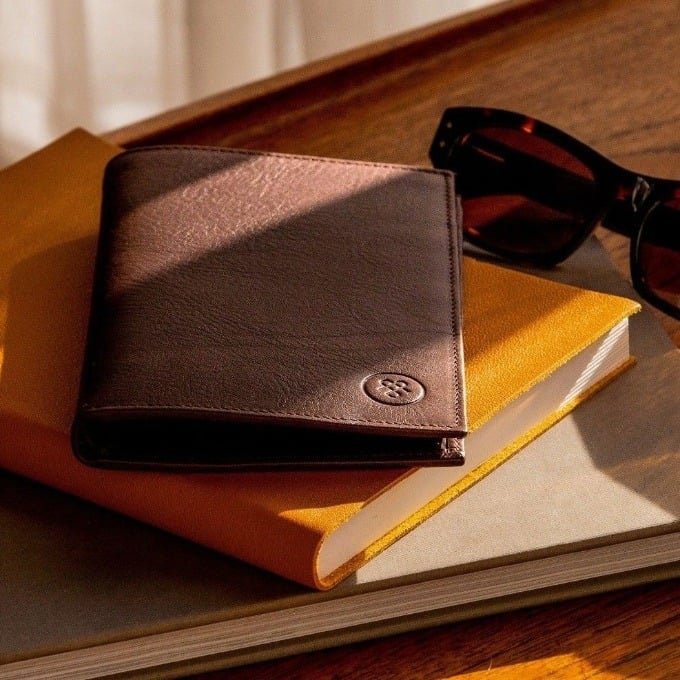 Slim men’s leather tall wallet with RFID protection